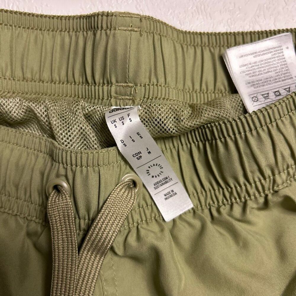Adidas Women’s Olive Green Running Shorts Size Small Athleisure - Picture 3 of 7